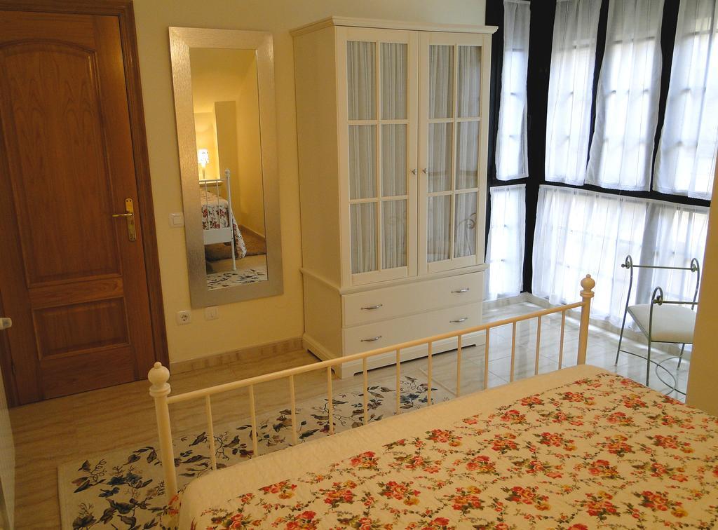 Apartamentos El Pinedo Noja Værelse billede